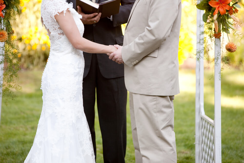 How to Choose the Perfect Celebrant for Your Outdoor Wedding