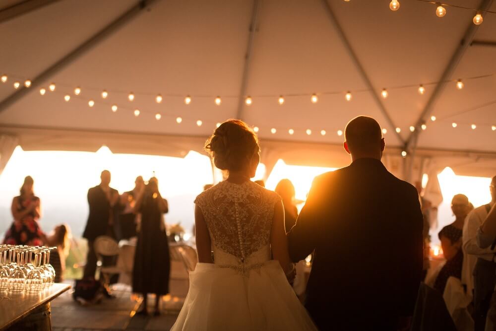 How to Have a Memorable Tent Wedding Without Breaking the Bank