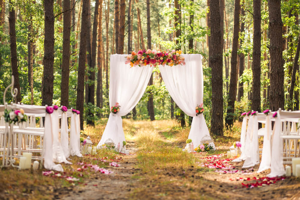 5 Unique Themes for an Outdoor Spring Wedding