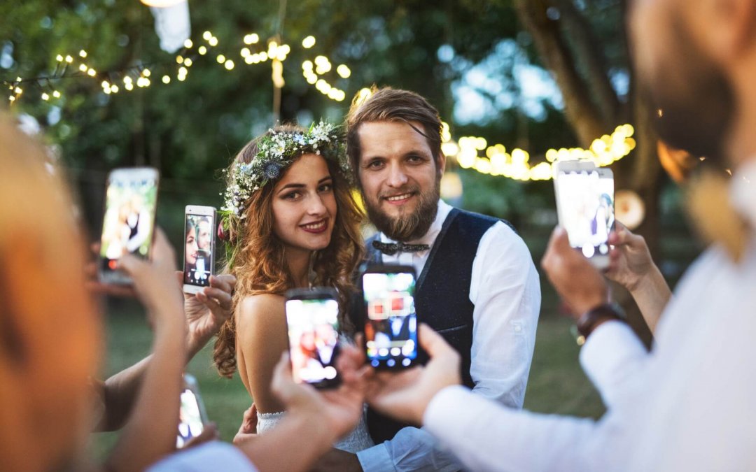 5 Unique Ways to Incorporate Social Media into Your Wedding