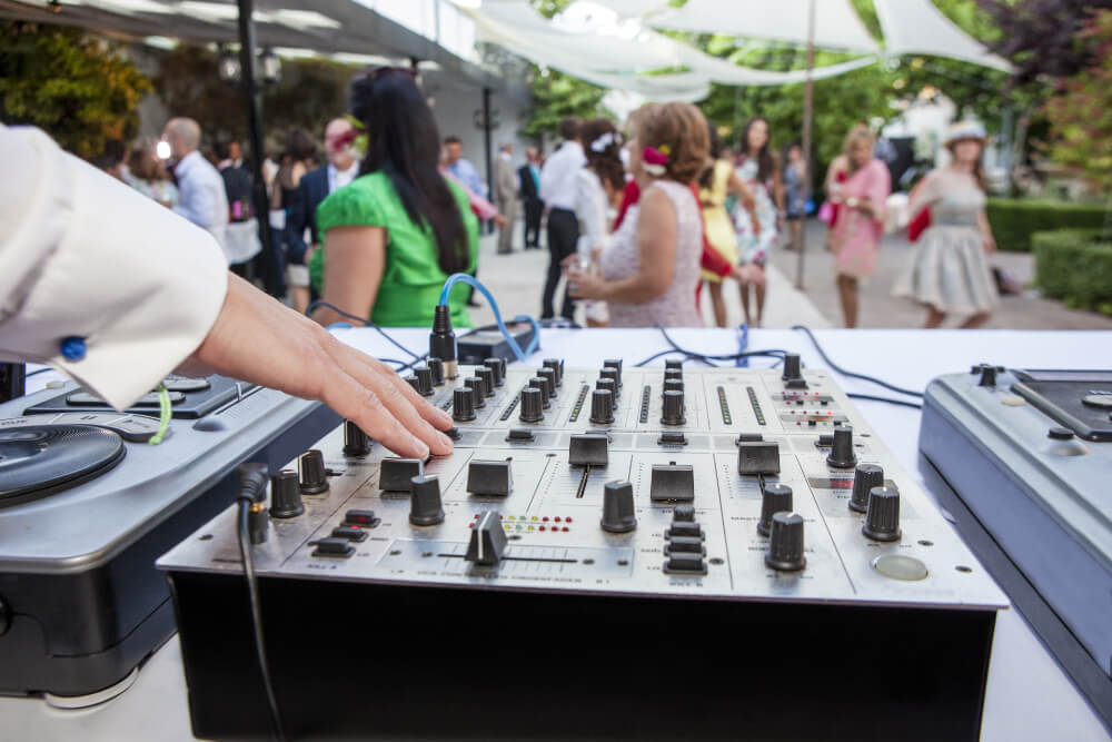 Should You Hire a Wedding DJ for Your Outdoor Wedding?