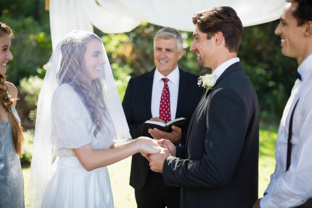 6 Outdoor Wedding Dos and Don’ts for the Perfect Summer Ceremony