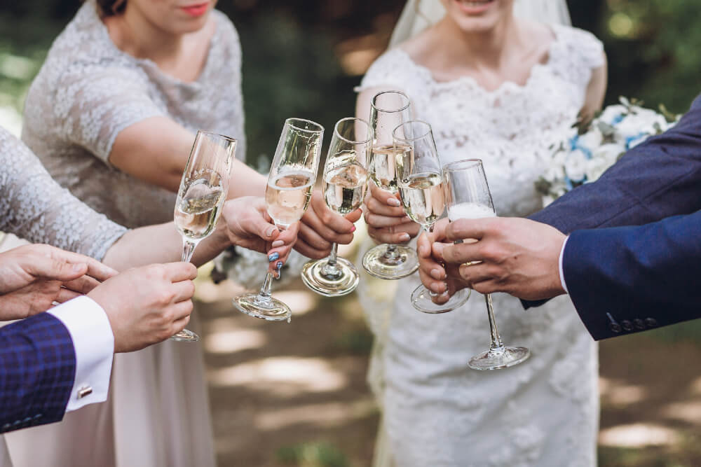6 Ways to Keep Your Guests Engaged at Your Reception