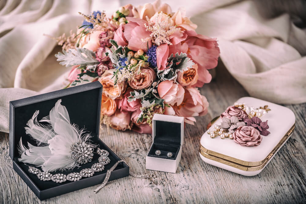 What You Need to Know About Choosing the Right Wedding Accessories