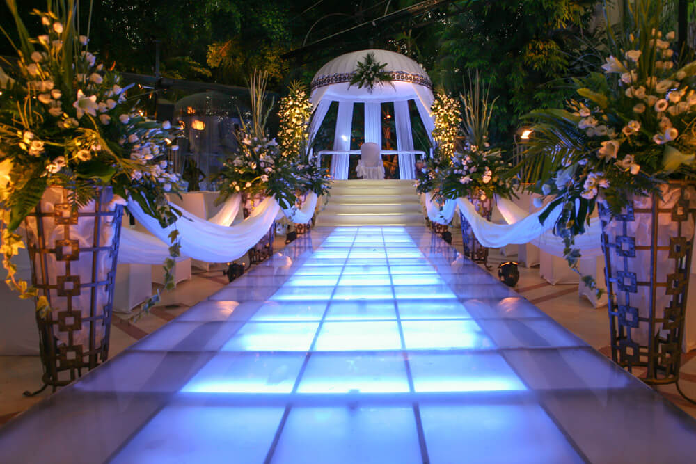 Entrance Ideas to Kick Off Your Reception