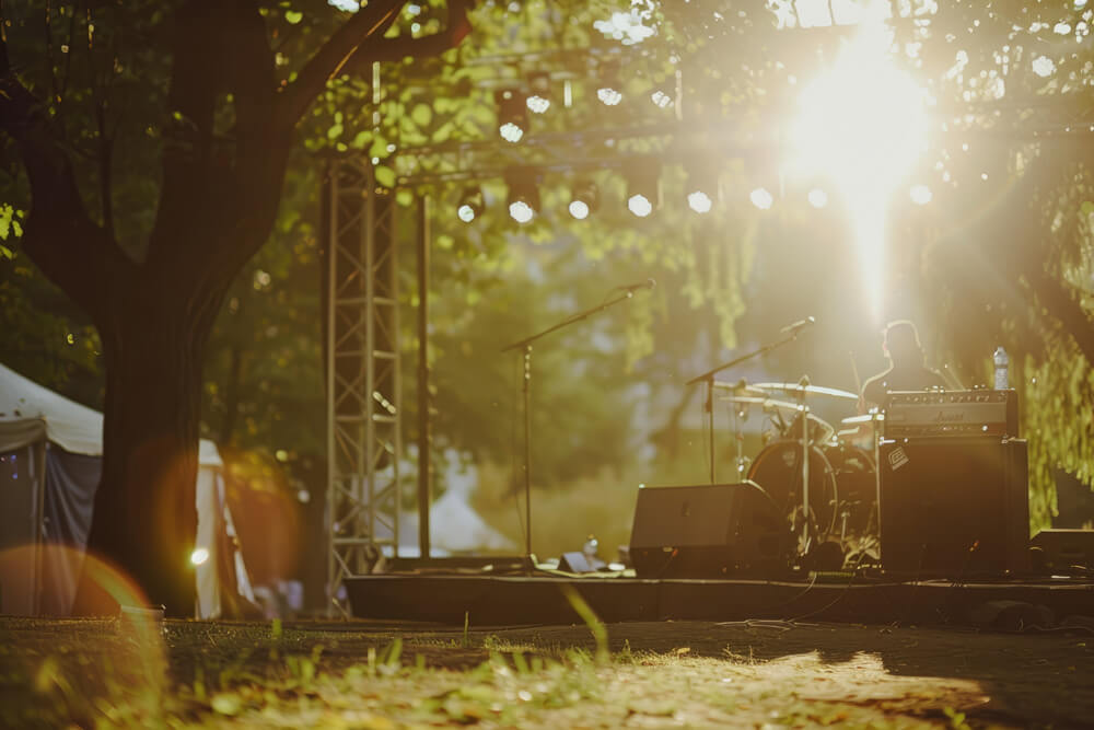 How to Incorporate Live Entertainment into Your Outdoor Event