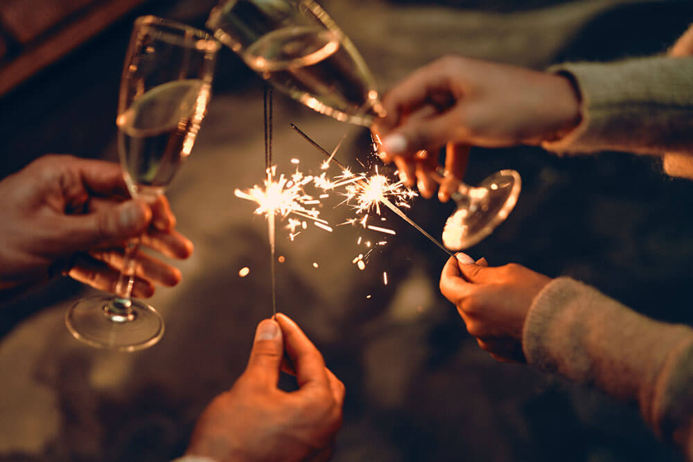 How to Plan an Unforgettable Outdoor New Year’s Eve Celebration