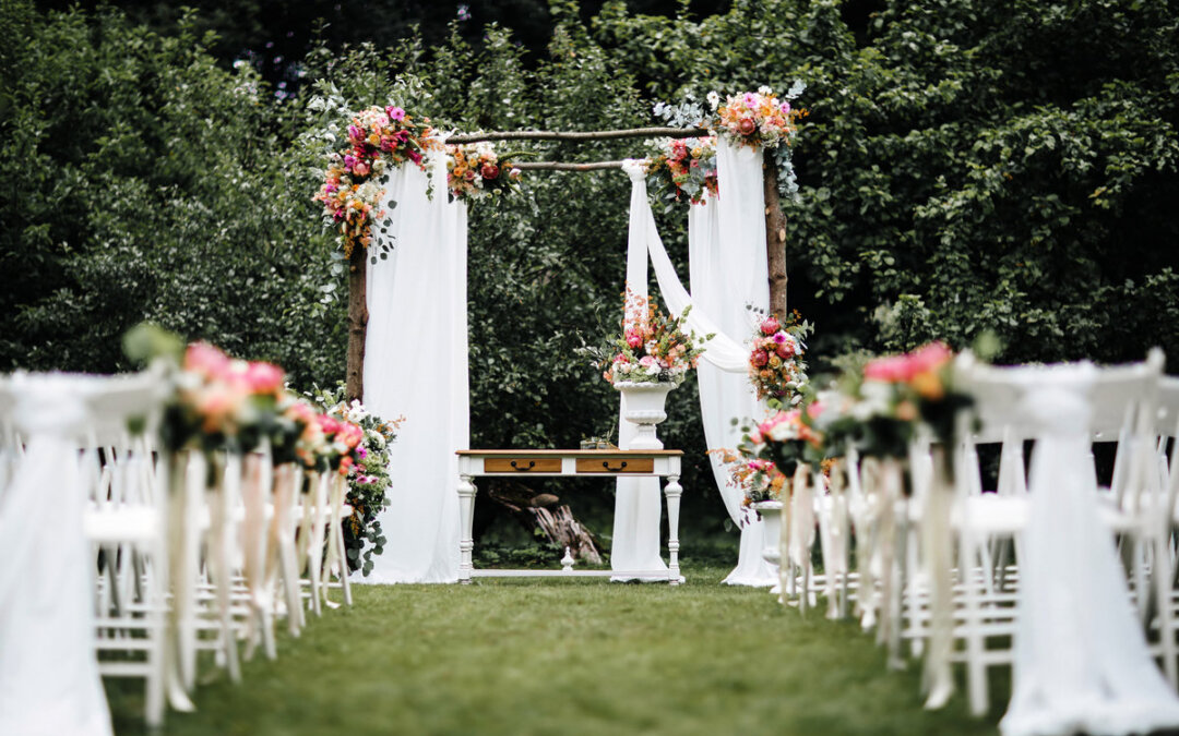 What Are the Most Popular Vow Renewal Traditions?